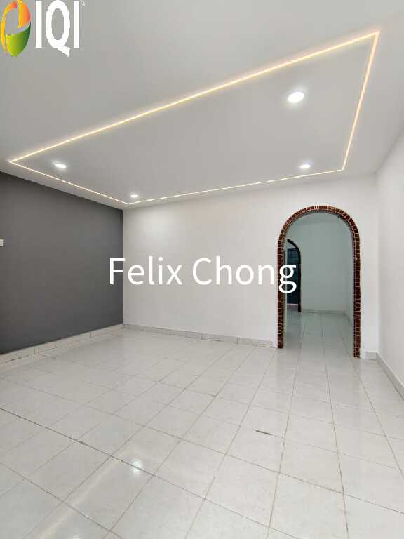 Taman Megah Ria 2 Sty Low Cost,Jalan Cenderai,Masai,Renovated,Extend image