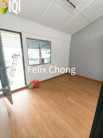 Taman Megah Ria 2 Sty Low Cost,Jalan Cenderai,Masai,Renovated,Extend image