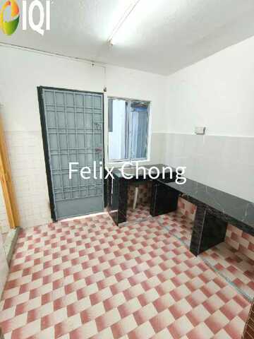 Taman Megah Ria 2 Sty Low Cost,Jalan Cenderai,Masai,Renovated,Extend image