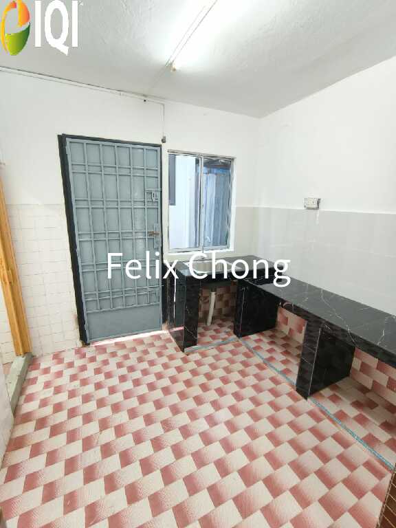 Taman Megah Ria 2 Sty Low Cost,Jalan Cenderai,Masai,Renovated,Extend image