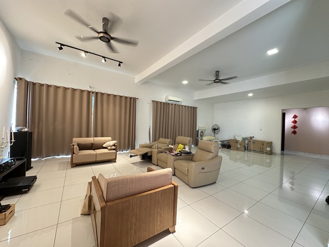 Ambang Botanic 2 image