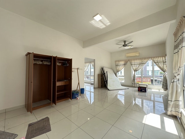 Ambang Botanic 2 image