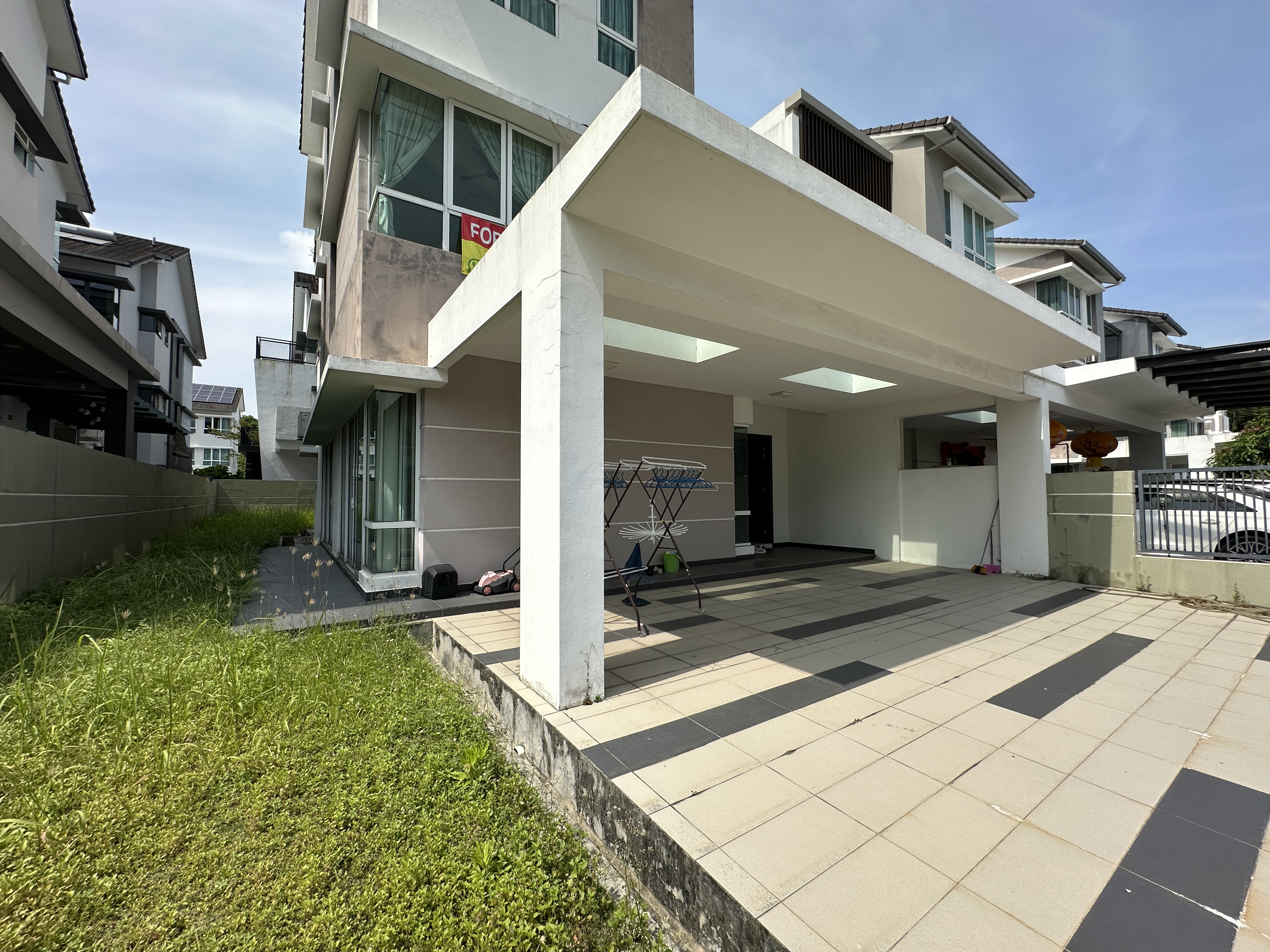 Ambang Botanic 2 image