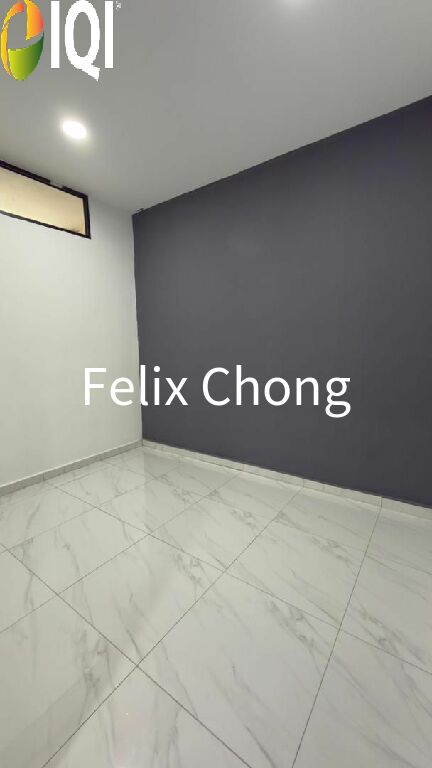 Kelapa Sawit Double Storey Terrace,Scientex,Kulai,Renovated,Extend,Bumi image