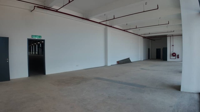Senai Idaman Freehold Factory For Sale  image
