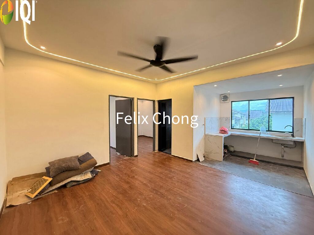 Bandar Selesa Jaya Low Cost Flat,Renovated,Skudai,Level 4,Full Loan image