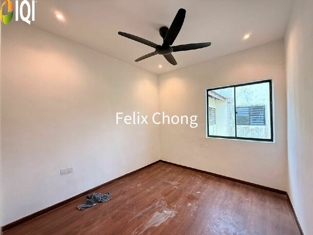 Bandar Selesa Jaya Low Cost Flat,Renovated,Skudai,Level 4,Full Loan image