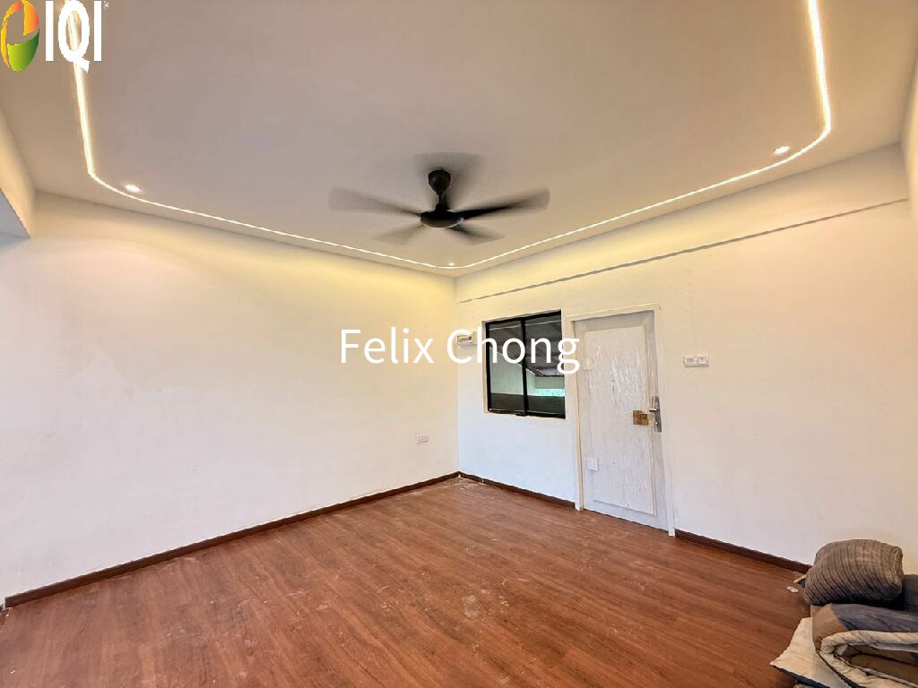 Bandar Selesa Jaya Low Cost Flat,Renovated,Skudai,Level 4,Full Loan image
