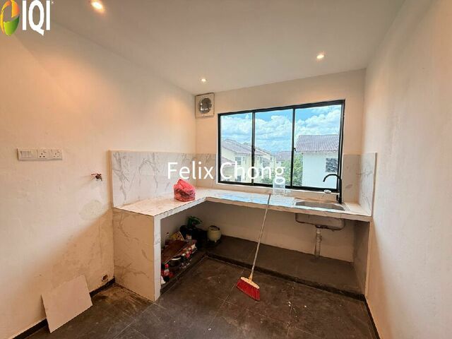 Bandar Selesa Jaya Low Cost Flat,Renovated,Skudai,Level 4,Full Loan image