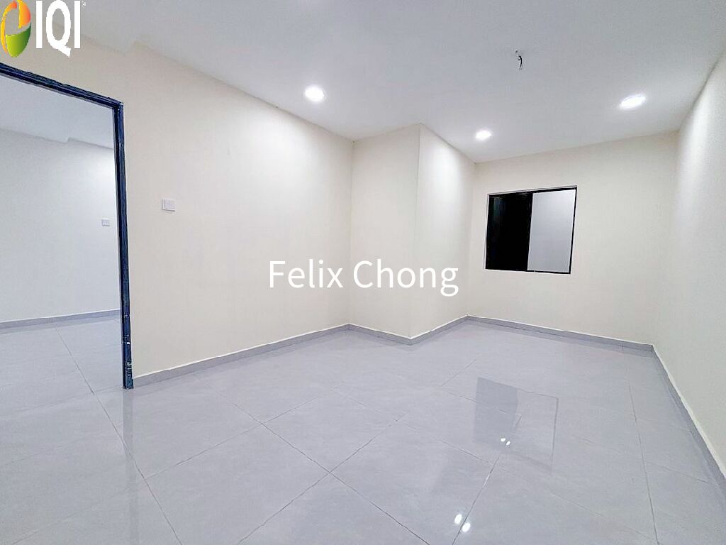 Taman Skudai Baru 2 Sty Terrace,Jalan Hang Kasturi,Skudai,Renovated image