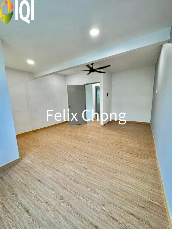 Taman Rinting 2 Sty Low Cost Endlot,Jalan Geharu,Masai,Renovated,Extend image