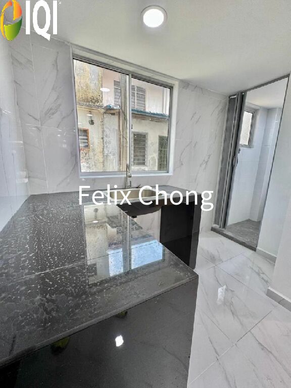 Taman Rinting 2 Sty Low Cost Endlot,Jalan Geharu,Masai,Renovated,Extend image