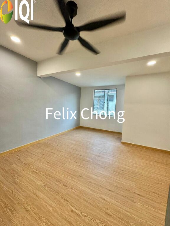 Taman Rinting 2 Sty Low Cost Endlot,Jalan Geharu,Masai,Renovated,Extend image