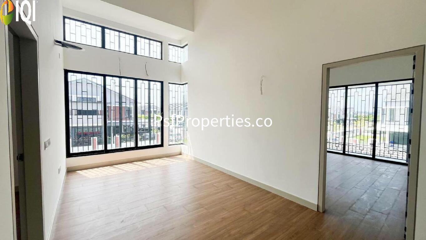 Elmina Green 3 image