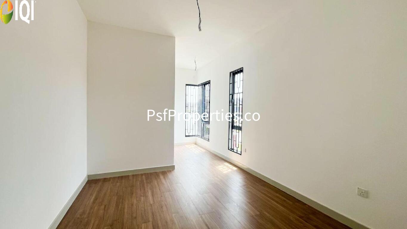 Elmina Green 3 image