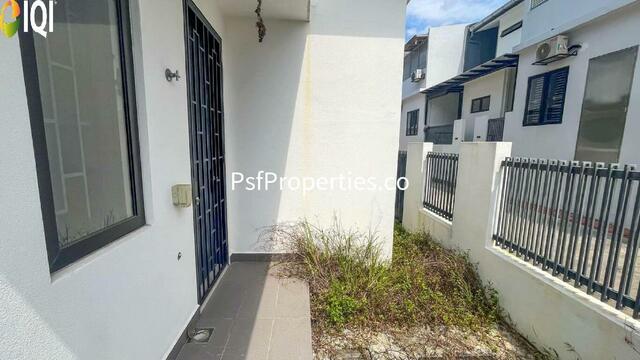 Elmina Green 3 image