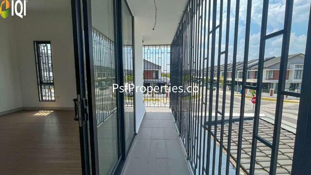 Elmina Green 3 image