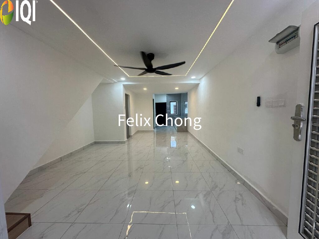 Taman Puteri Wangsa 2 Sty Low Cost,Jalan Lading,Ulu Tiram,Renovated image