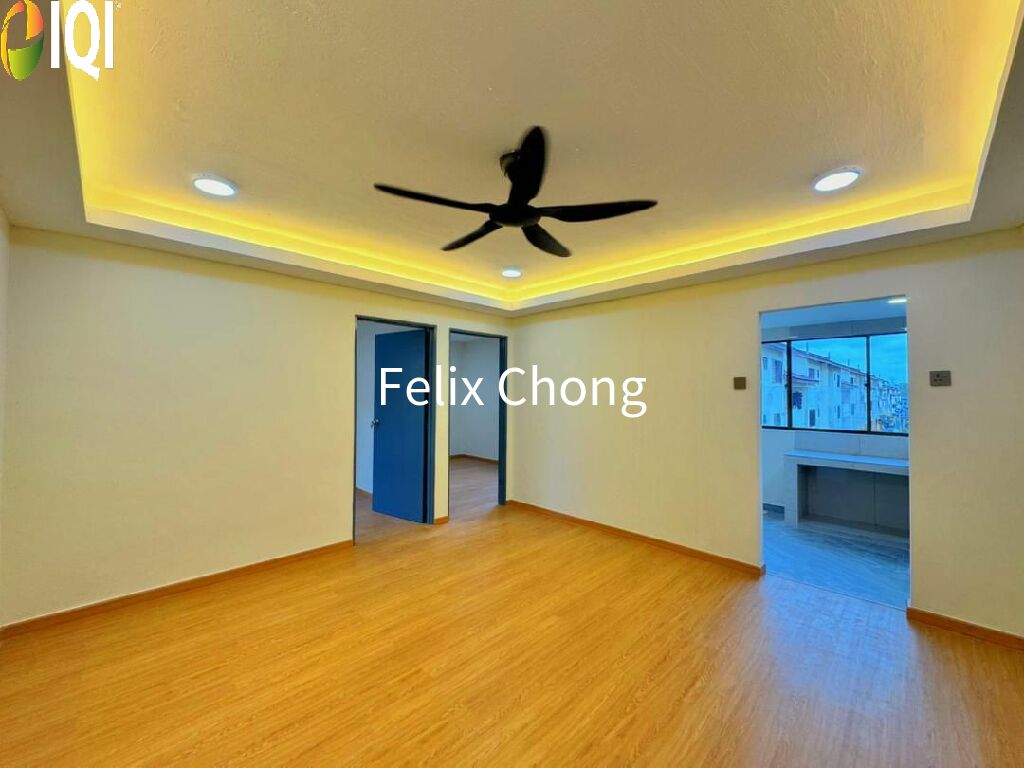 Bandar Selesa Jaya Low Cost Flat,Skudai,Level 3,Renovated,Full Loan image