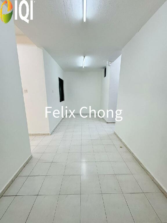 Taman Ungku Tun Aminah 1 Sty Terrace,Jalan Pahlawan,Skudai,Renovated image