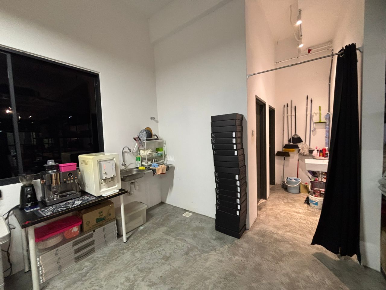 Q Avenue, Queensville image