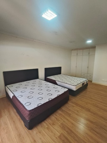 Marina Court image