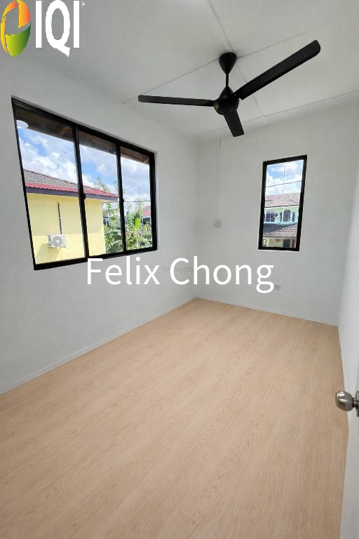 Taman Sri Sentosa 2 Sty Low Cost Corner Lot,Jalan Sentosa,Kulai,Renovated image