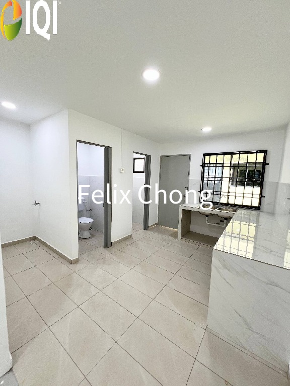 Taman Sri Sentosa 2 Sty Low Cost Corner Lot,Jalan Sentosa,Kulai,Renovated image