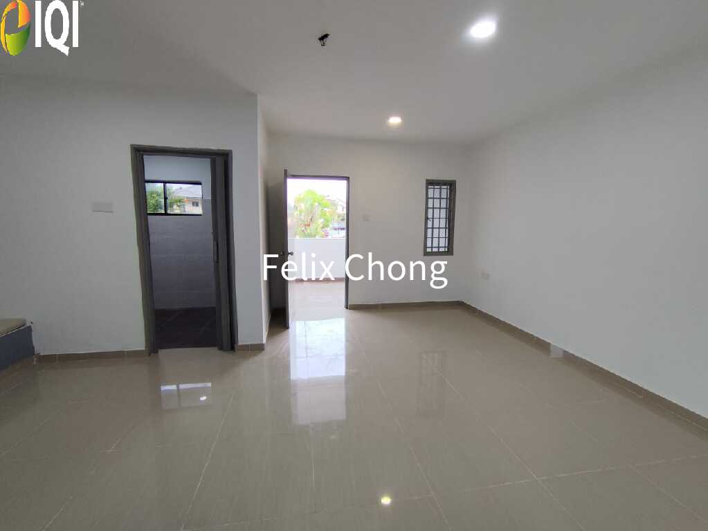 Taman Sri Putri Double Storey Terrace,Jalan Gangsa,Skudai,Renovated image