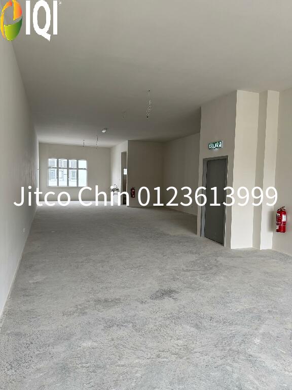 22x75 New Sendayan Gadong Labu Seremban Bidara Irama Main Road 2sty Shop lot for Rent image