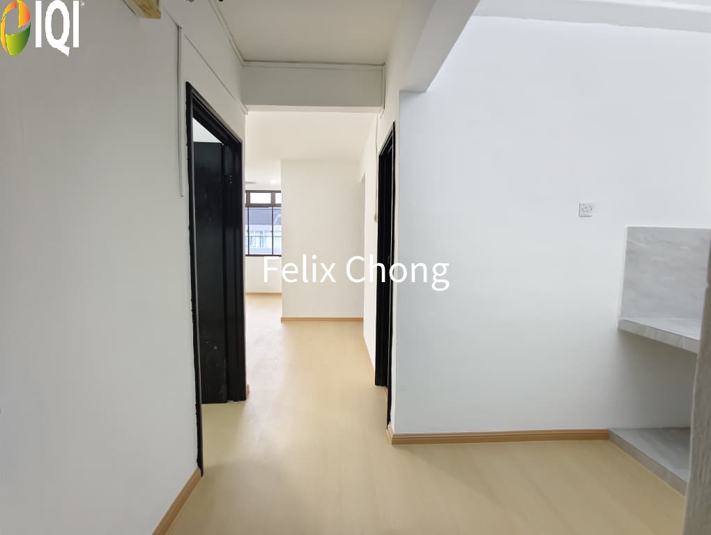 Taman Sri Yacoob Low Cost Flat,Skudai,Level 3,Renovated image