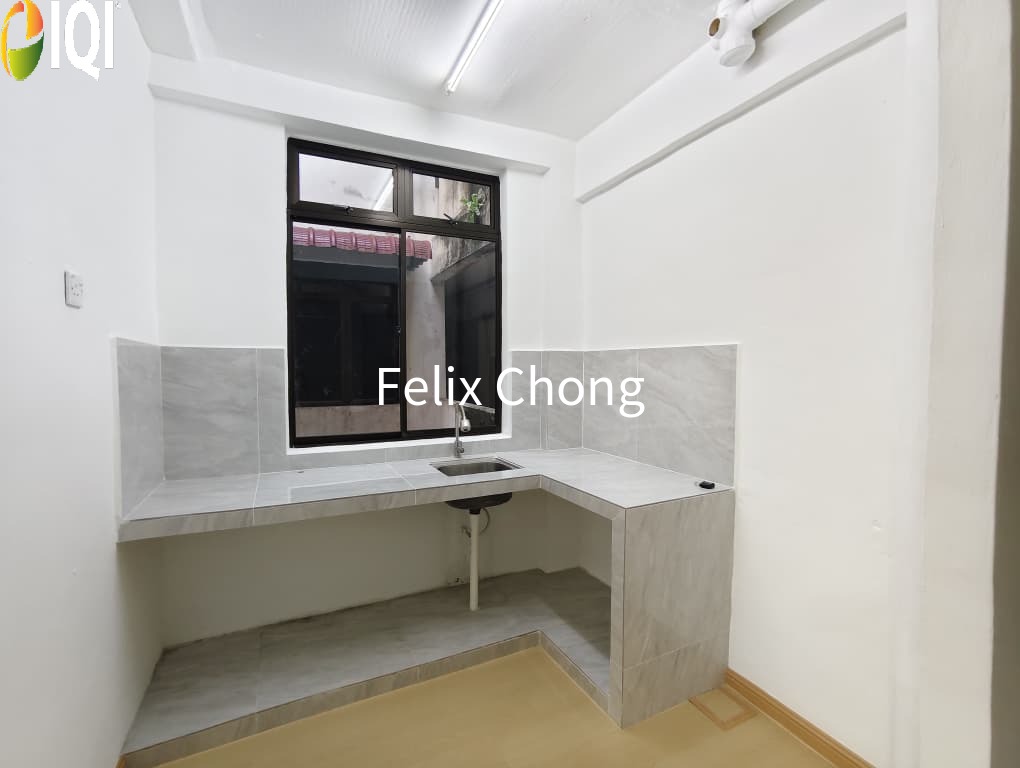 Taman Sri Yacoob Low Cost Flat,Skudai,Level 3,Renovated image