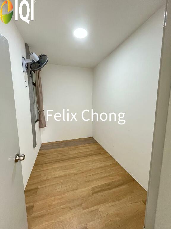 Taman Seri Molek Perdana Apartment,Renovated,Level 7 with Lift image