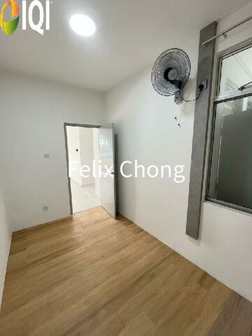 Taman Seri Molek Perdana Apartment,Renovated,Level 7 with Lift image