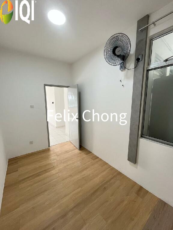 Taman Seri Molek Perdana Apartment,Renovated,Level 7 with Lift image