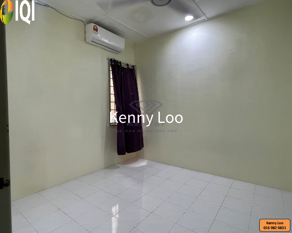 Kampung Padang Taman Impian image