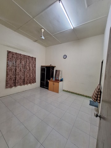 SINGLE STOREY SEMI -D image