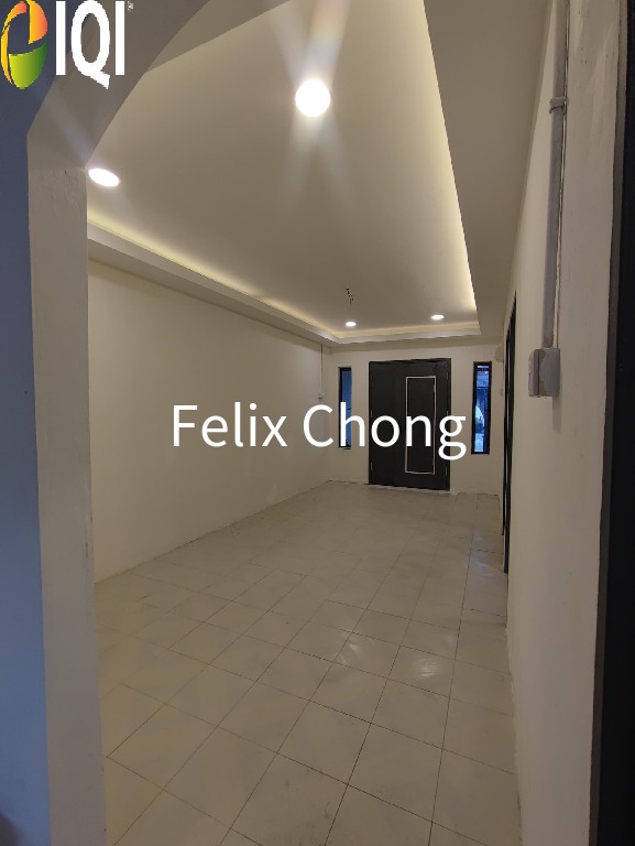 Kampung Kiambang 1 Sty Low Cost,Jalan Melor,Ulu Tiram,Renovated,Full Loan image