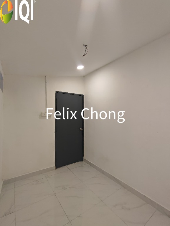 Kampung Kiambang 1 Sty Low Cost,Jalan Melor,Ulu Tiram,Renovated,Full Loan image