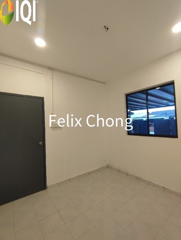Kampung Kiambang 1 Sty Low Cost,Jalan Melor,Ulu Tiram,Renovated,Full Loan image