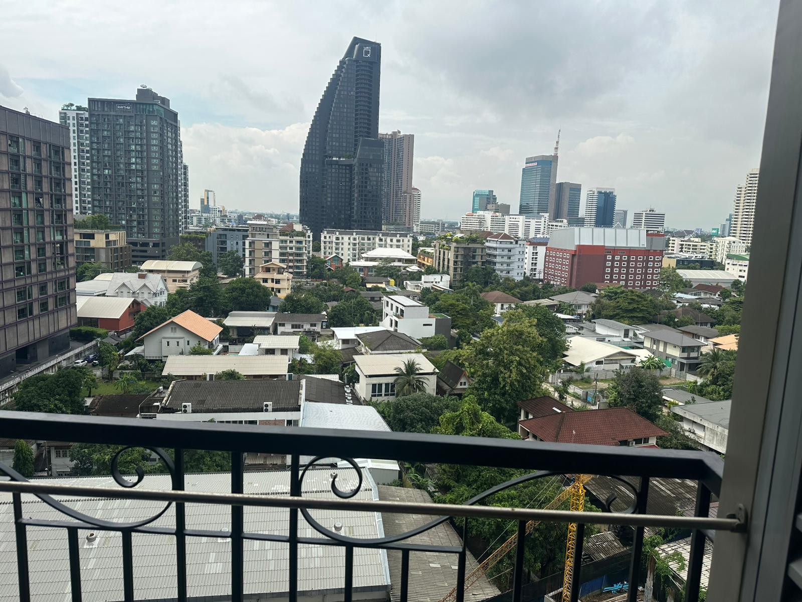 The Crest Sukhumvit 34 For Sale Baht 10.5M image