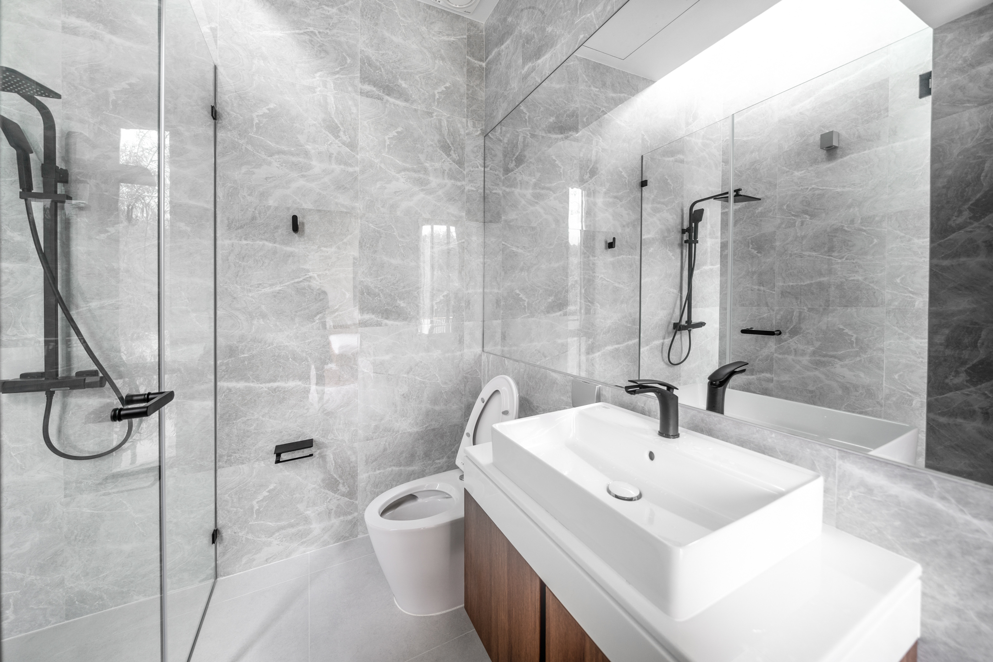 A fully furnished, ready-to-move-in villa in Phuket’s top investment zone. image