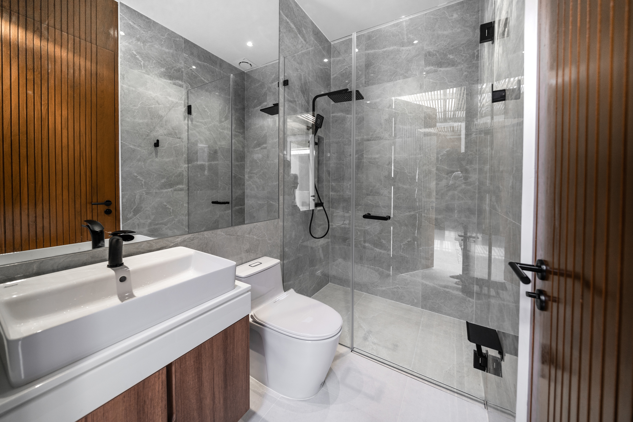 A fully furnished, ready-to-move-in villa in Phuket’s top investment zone. image