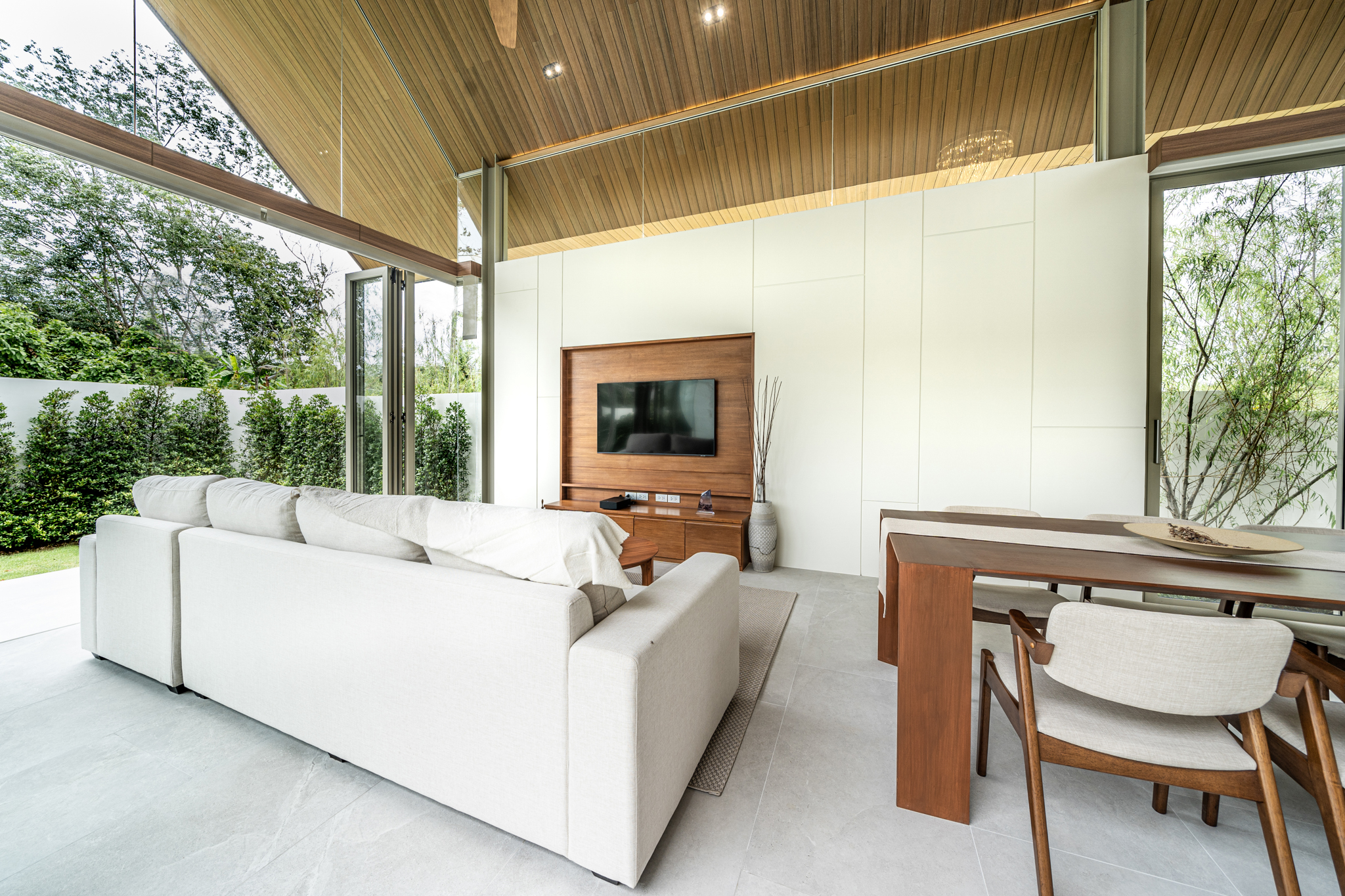 A fully furnished, ready-to-move-in villa in Phuket’s top investment zone. image