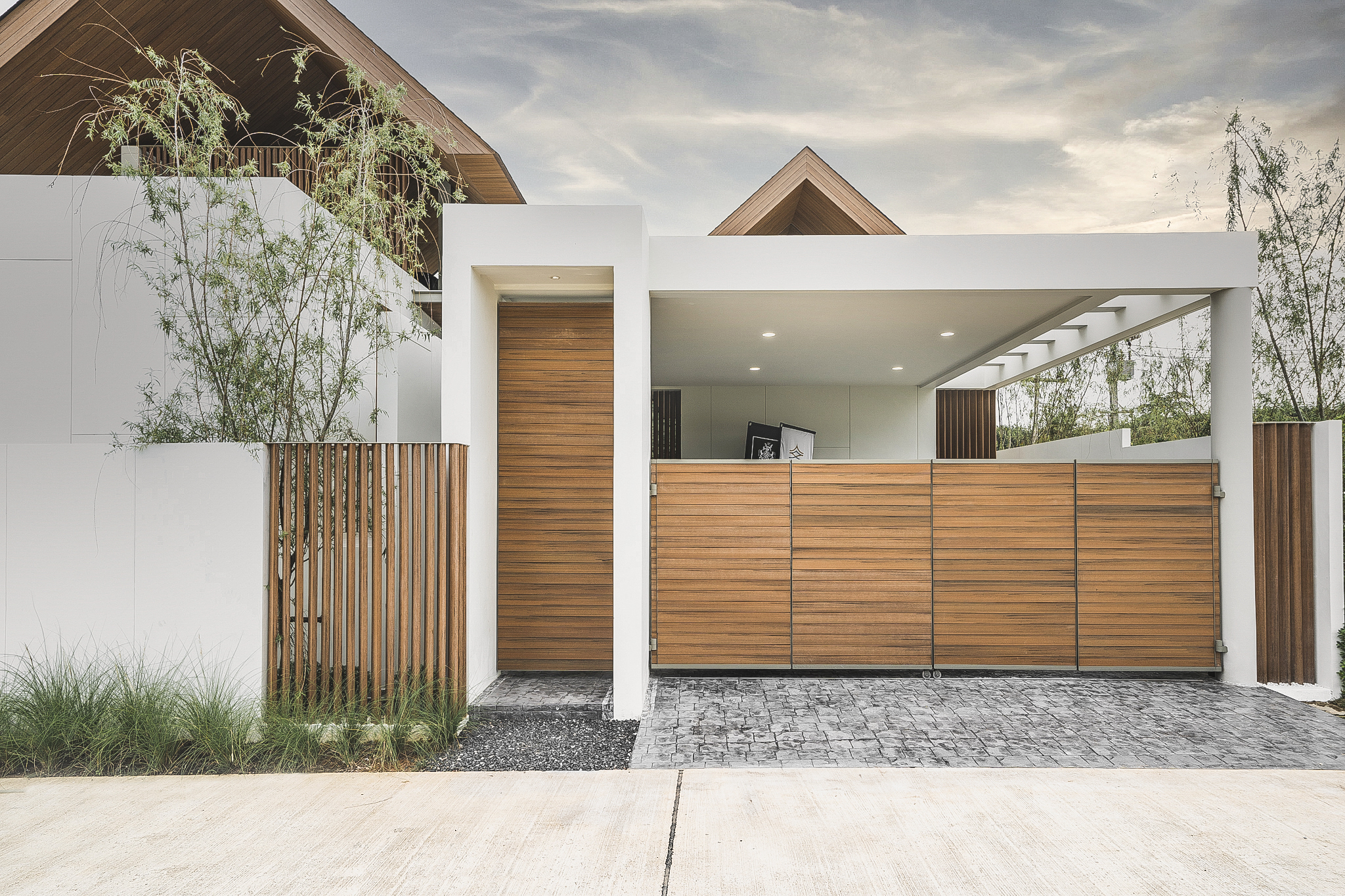 A fully furnished, ready-to-move-in villa in Phuket’s top investment zone. image