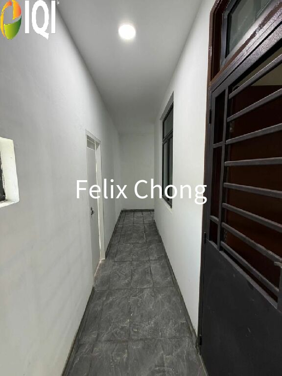 Taman Pelangi Indah 1 Sty Terrace,Jalan Menawan,Ulu Tiram,Renovated image