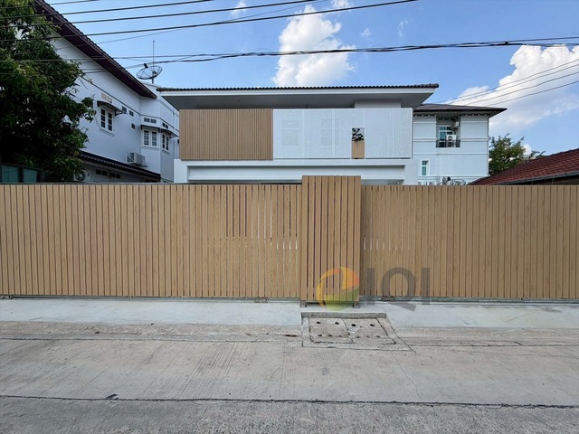 For Sale/Rent: Custom-Built 2-Story Detached House in Ratchada Niwet 14, Minimalist Modern Style, in the Heart of Ratchada photo
