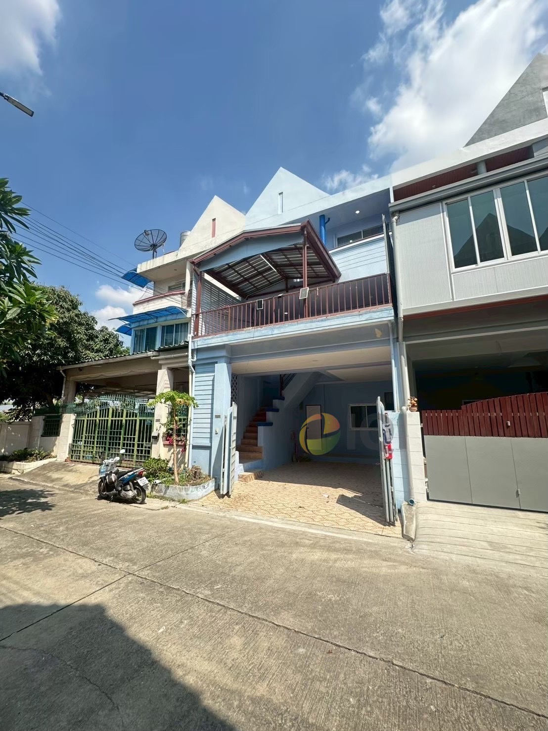 3-Story Townhouse for Sale, very good Condition, Ready to Move In Thararin Gardenville Bangna (Soi Bearing 25)  image