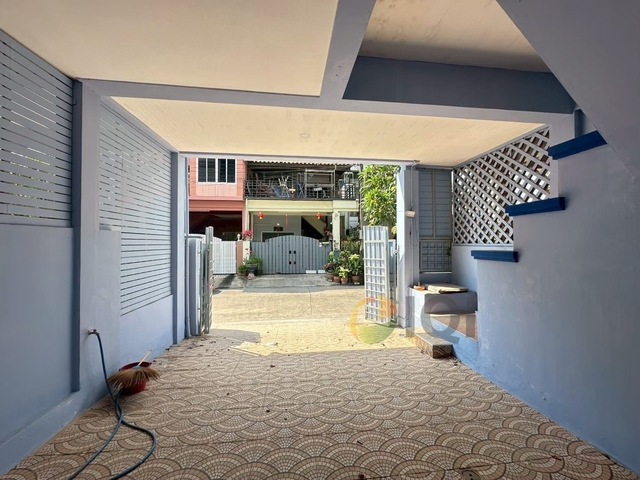 3-Story Townhouse for Sale, very good Condition, Ready to Move In Thararin Gardenville Bangna (Soi Bearing 25)  image