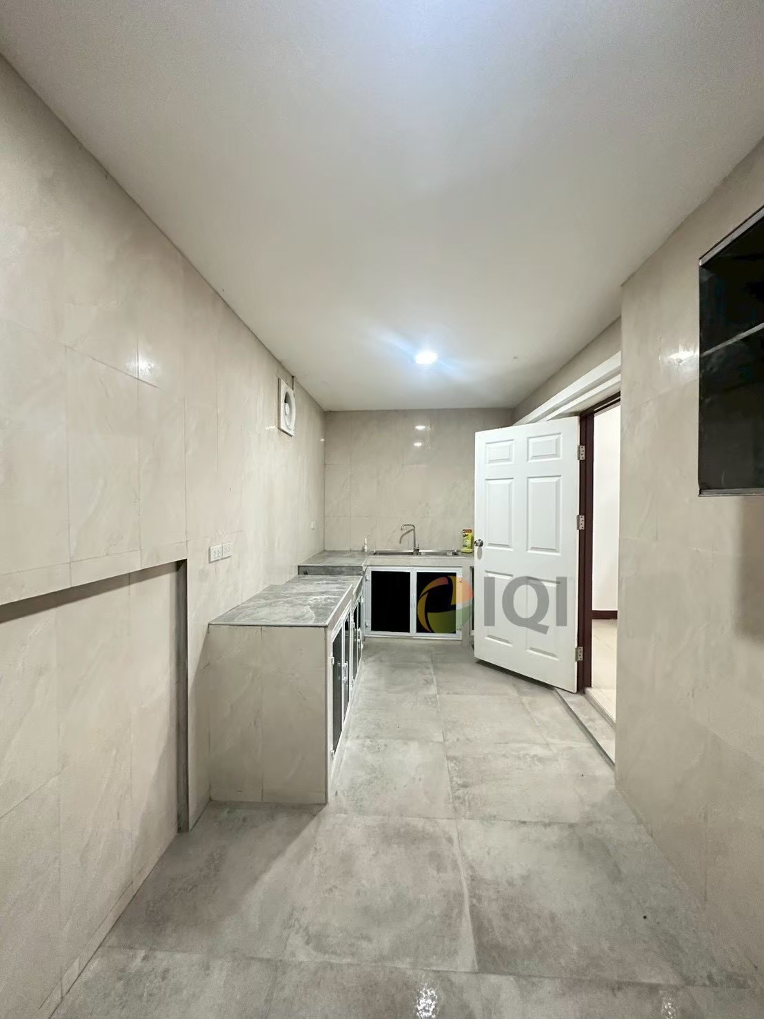 3-Story Townhouse for Sale, very good Condition, Ready to Move In Thararin Gardenville Bangna (Soi Bearing 25)  image